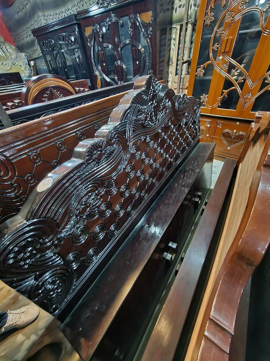 ভিক্টোরিয়ান ডিজাইনের খাট বা ফুল খাট