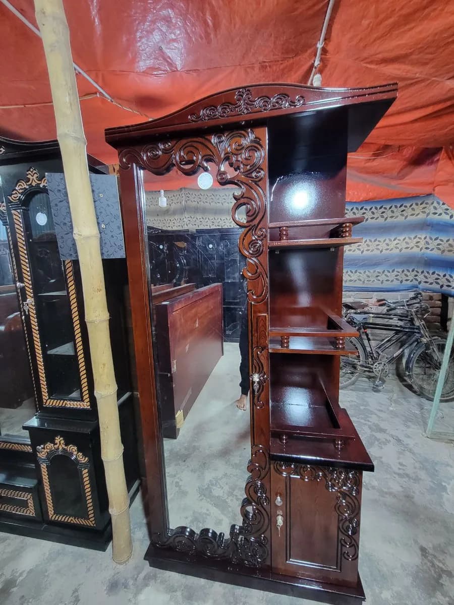 ড্রেসিং টেবিল