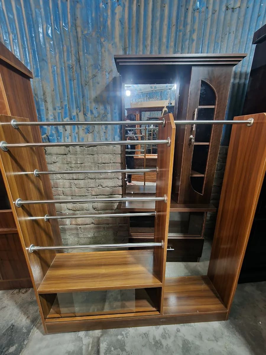 ক্লোথ হ্যাঙ্গার
