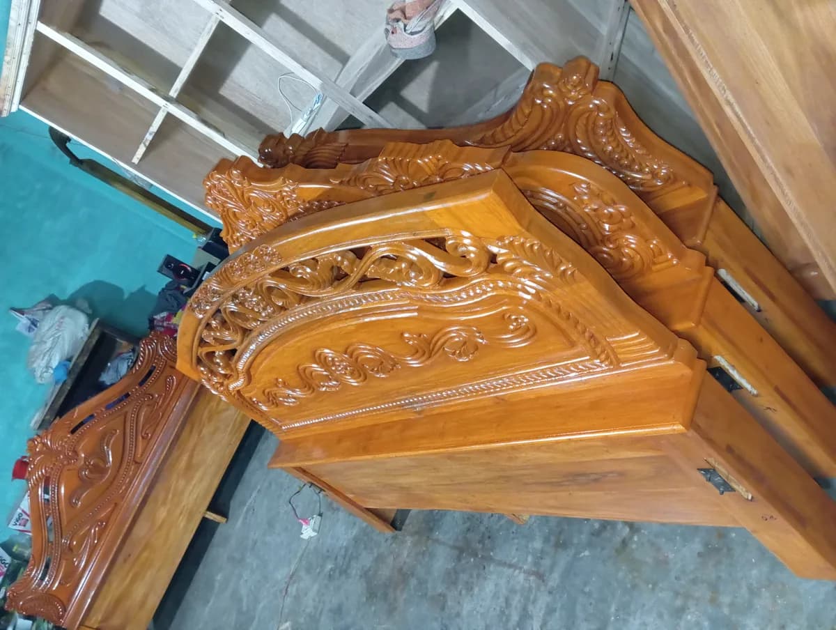 ভিক্টোরিয়ান ডিজাইনের খাট বা ফুল খাট