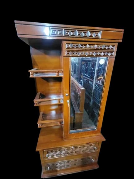 ড্রেসিং টেবিল