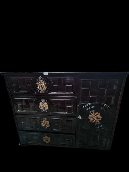 ওয়ারড্রোব বা কেবিনেট