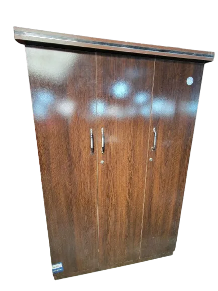 ৩-পাল্লার আলমারি